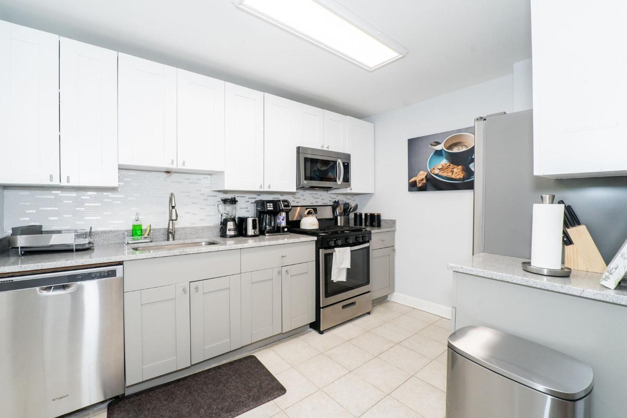 21Floor-Renovated 2Br,1Bath King And Queen Bed And Parking Атланта Экстерьер фото