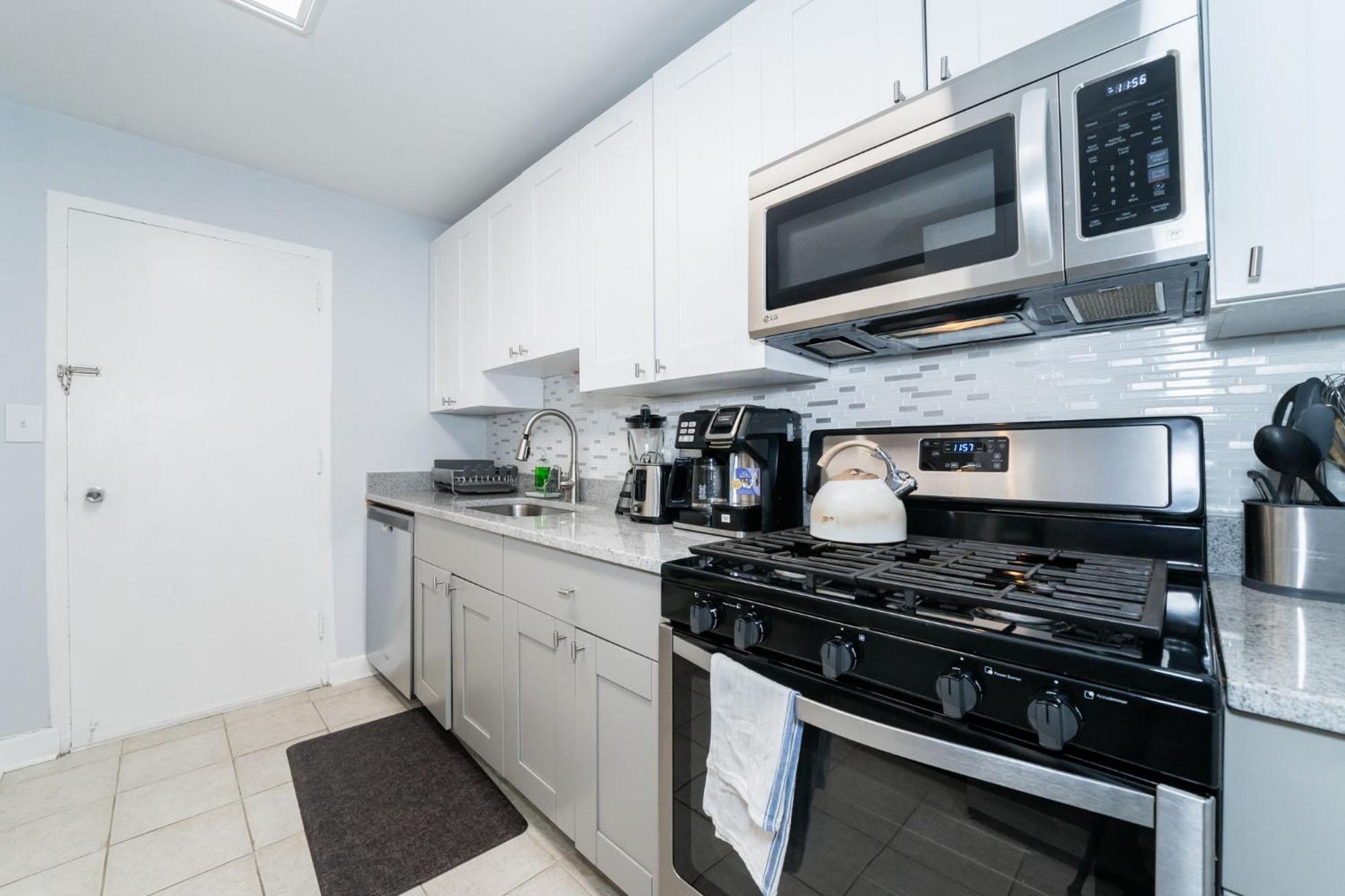 21Floor-Renovated 2Br,1Bath King And Queen Bed And Parking Атланта Экстерьер фото