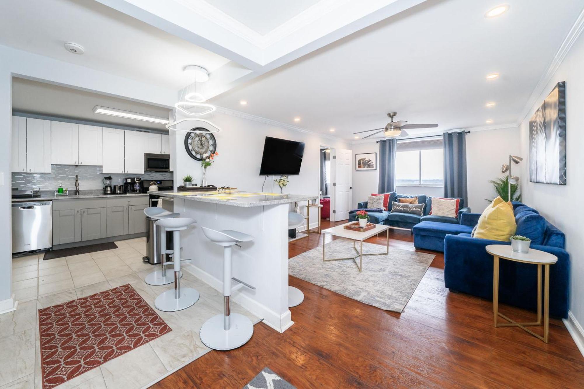 21Floor-Renovated 2Br,1Bath King And Queen Bed And Parking Атланта Экстерьер фото