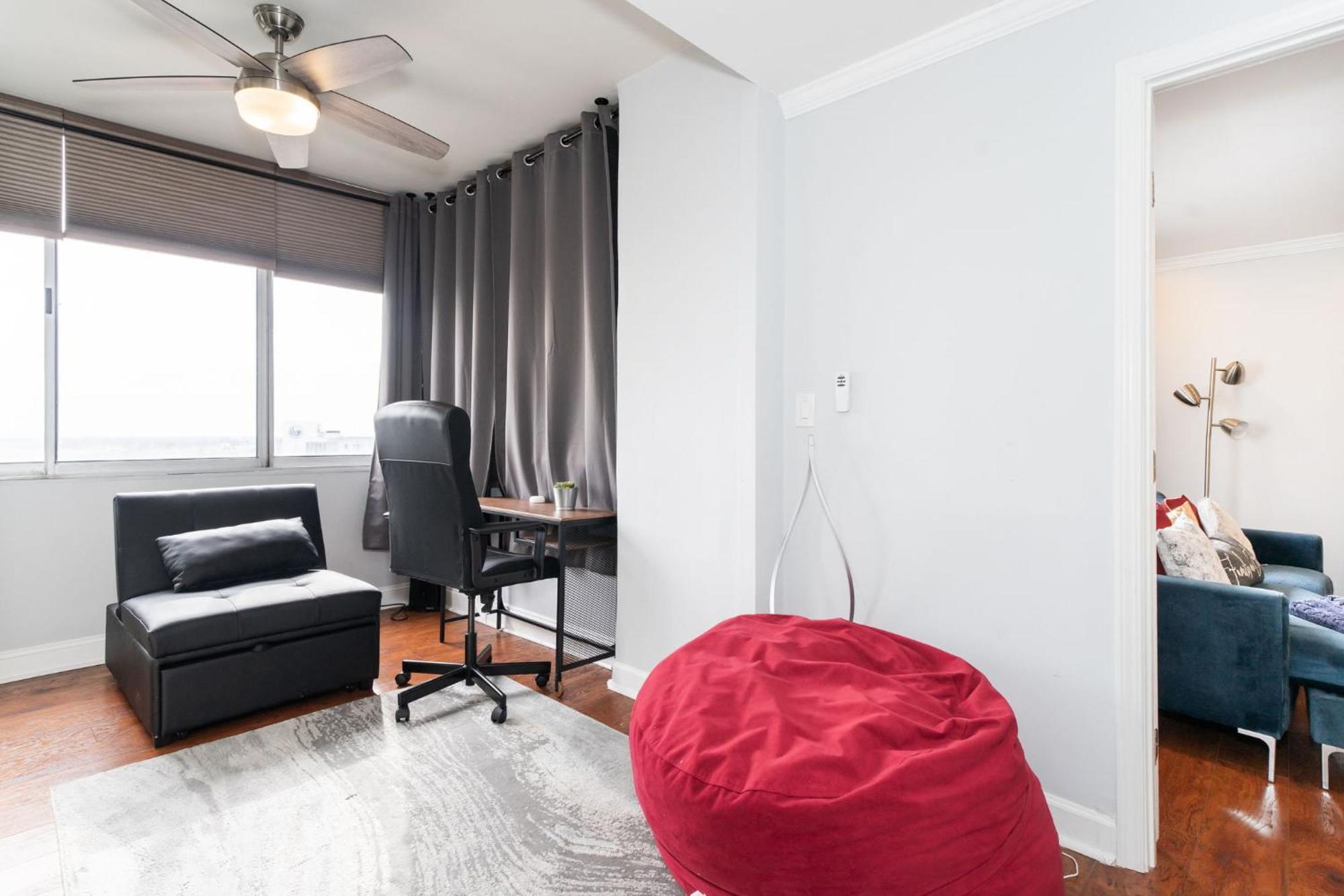 21Floor-Renovated 2Br,1Bath King And Queen Bed And Parking Атланта Экстерьер фото