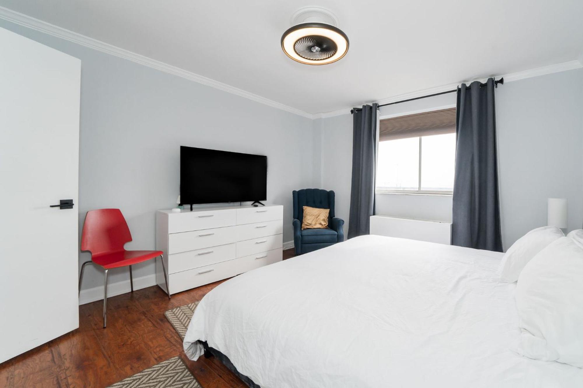 21Floor-Renovated 2Br,1Bath King And Queen Bed And Parking Атланта Экстерьер фото