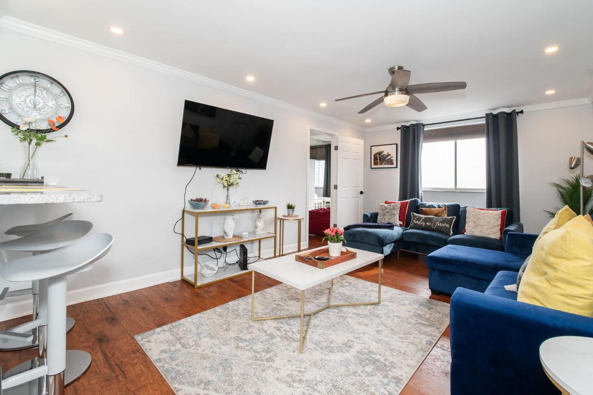21Floor-Renovated 2Br,1Bath King And Queen Bed And Parking Атланта Экстерьер фото